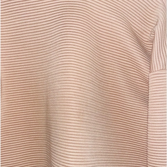 Over sized peach sweater dress with giraffe print - Picture 4 of 5